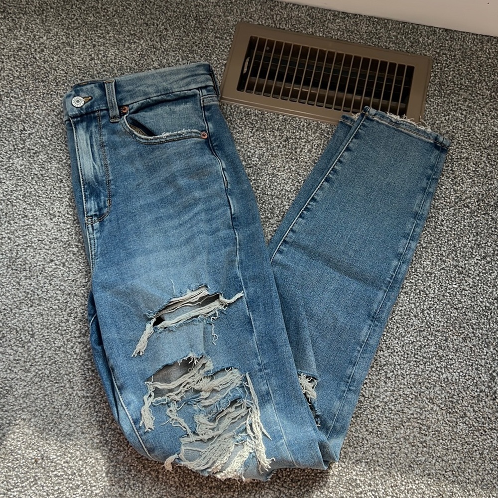 American Eagle ripped hi rise jegging size 10 LONG